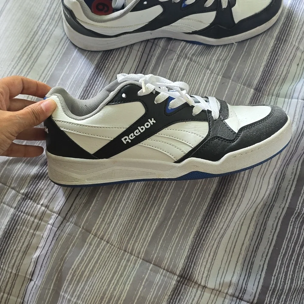 Rebook - Picture 2 of 4